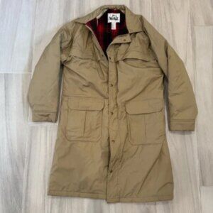 Vintage Men’s Woolrich Tan Trench Coat Rain Coat Medium